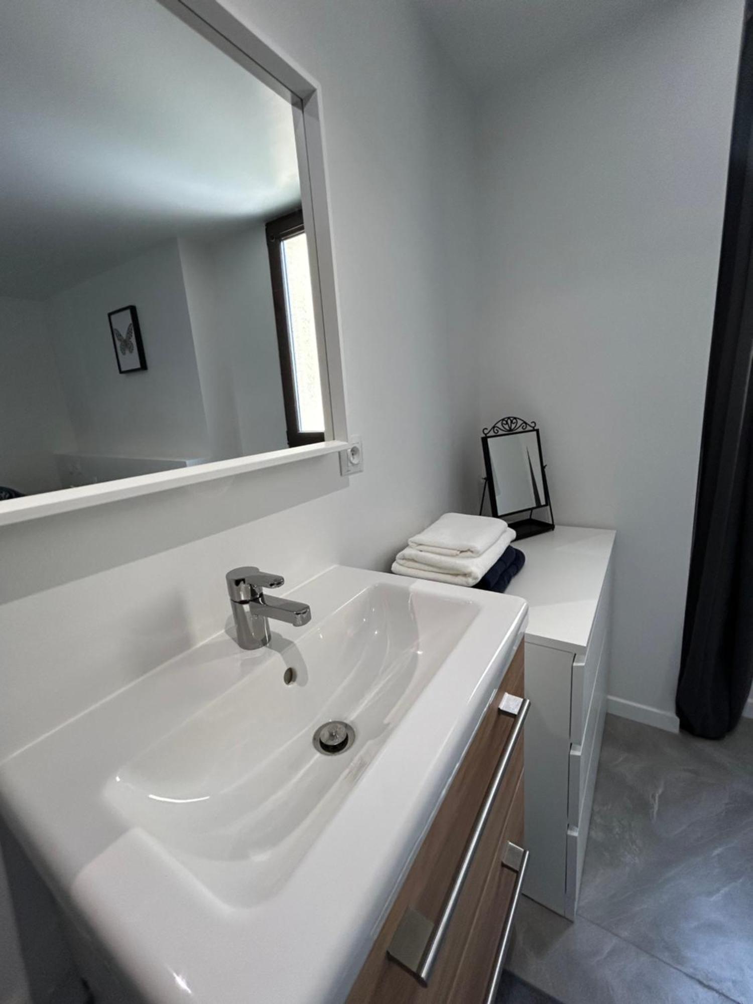 Residence "A Torbia" , 4 Appartements De 2 A 6 Personnes La Turbie Quarto foto